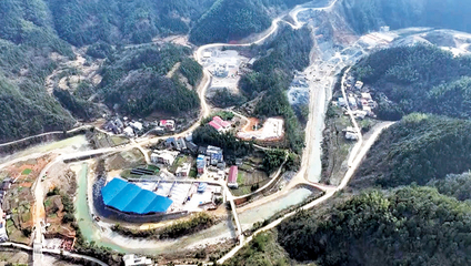 大抓项目、大抓发展，通山比拼作为奋勇争先，新型能源产业蓄势腾飞